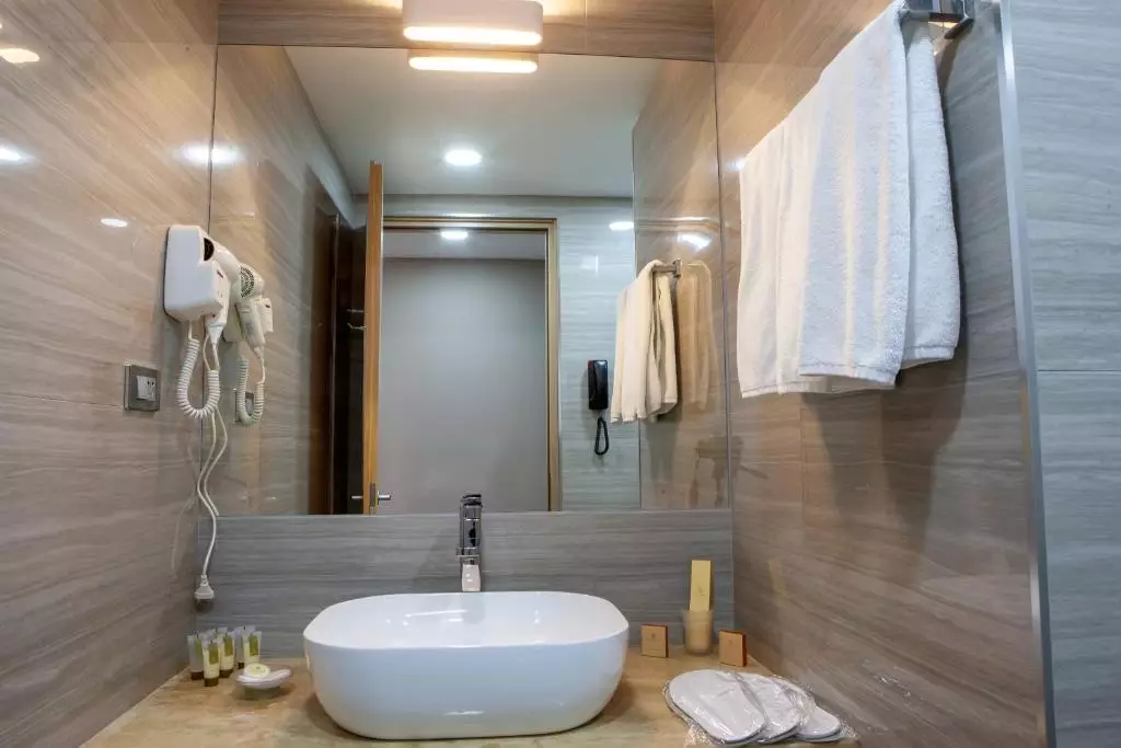 President Hotel by Hrazdan Hotel CJSC